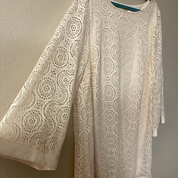 Emma & Michelle - cream crochet dress - Picture 2 of 7